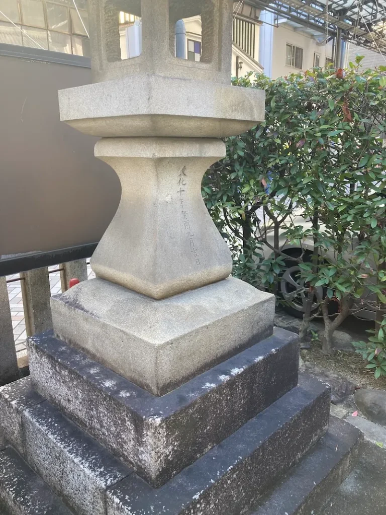 圓頓寺の灯籠