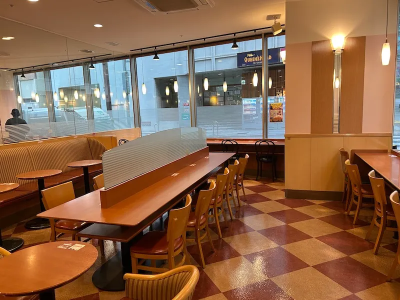 ベローチェ店内