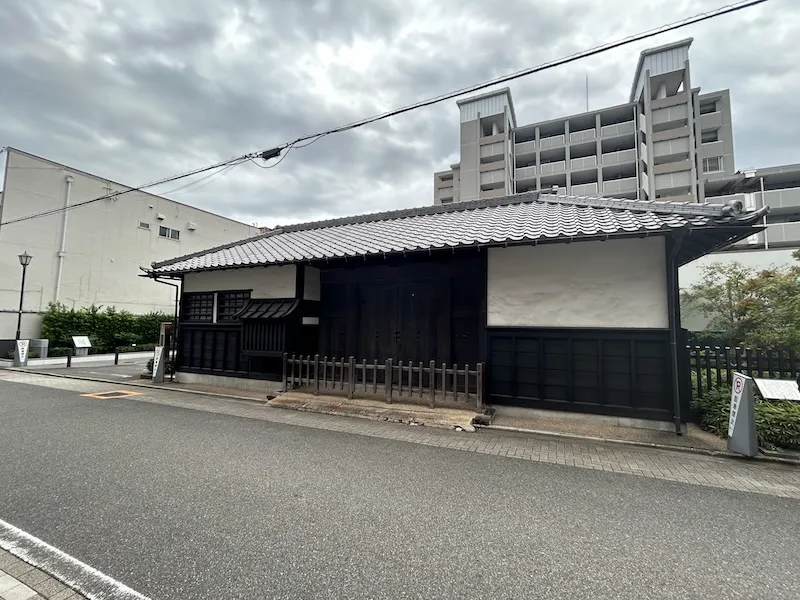 主税町長屋門