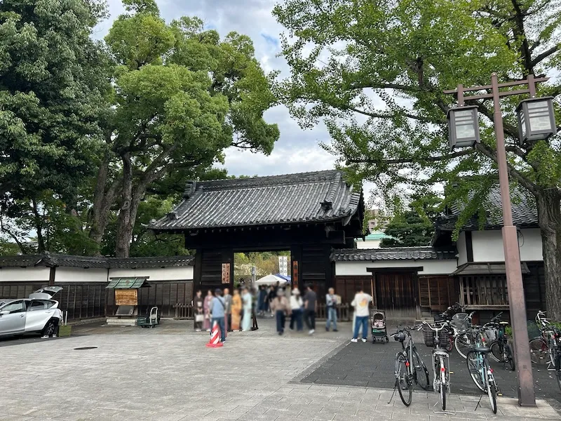 徳川園黒門２