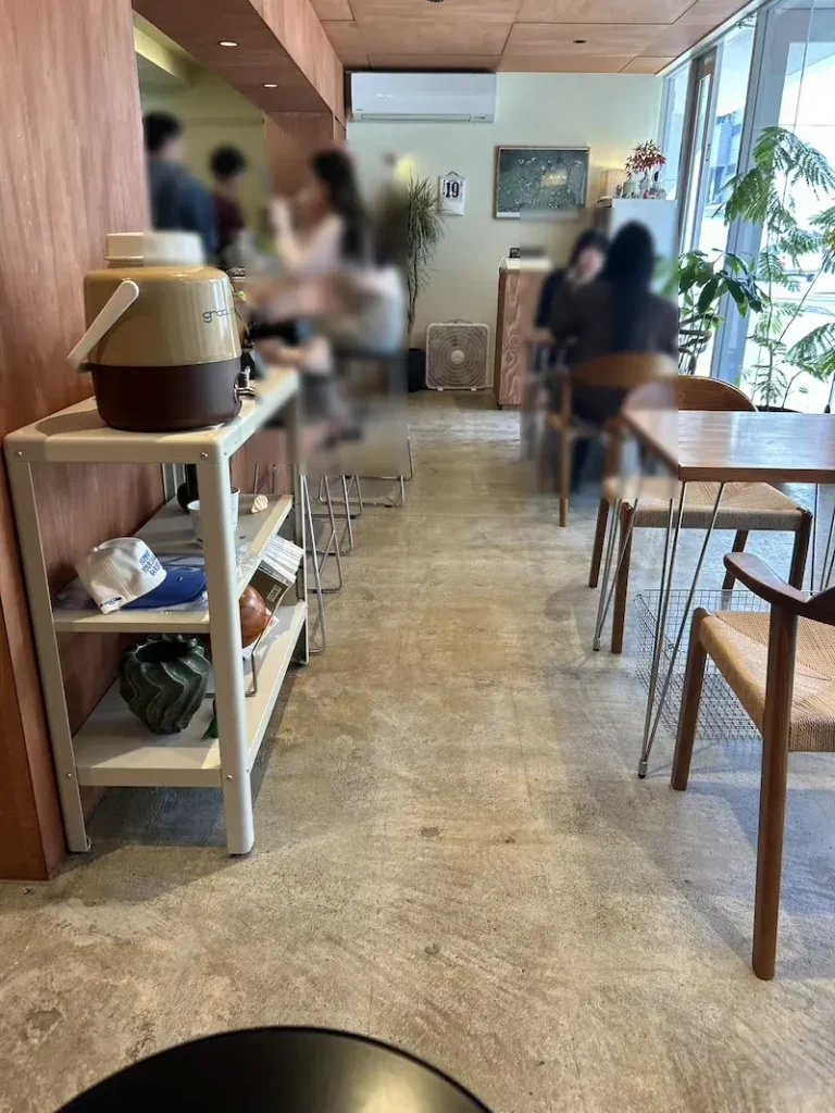260319groove coffee inside2
